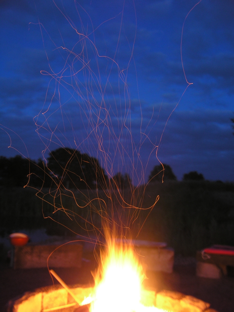 Lagerfeuer 11.06.2005.jpg